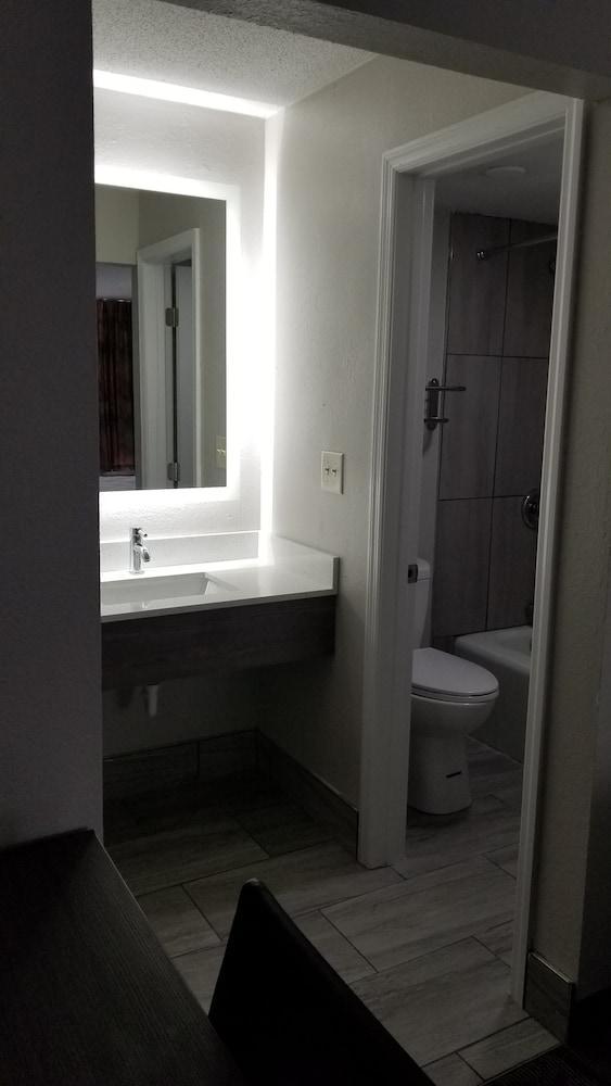 Days Inn & Suites By Wyndham Charleston Airport West Βόρειο Τσάρλεστον Εξωτερικό φωτογραφία