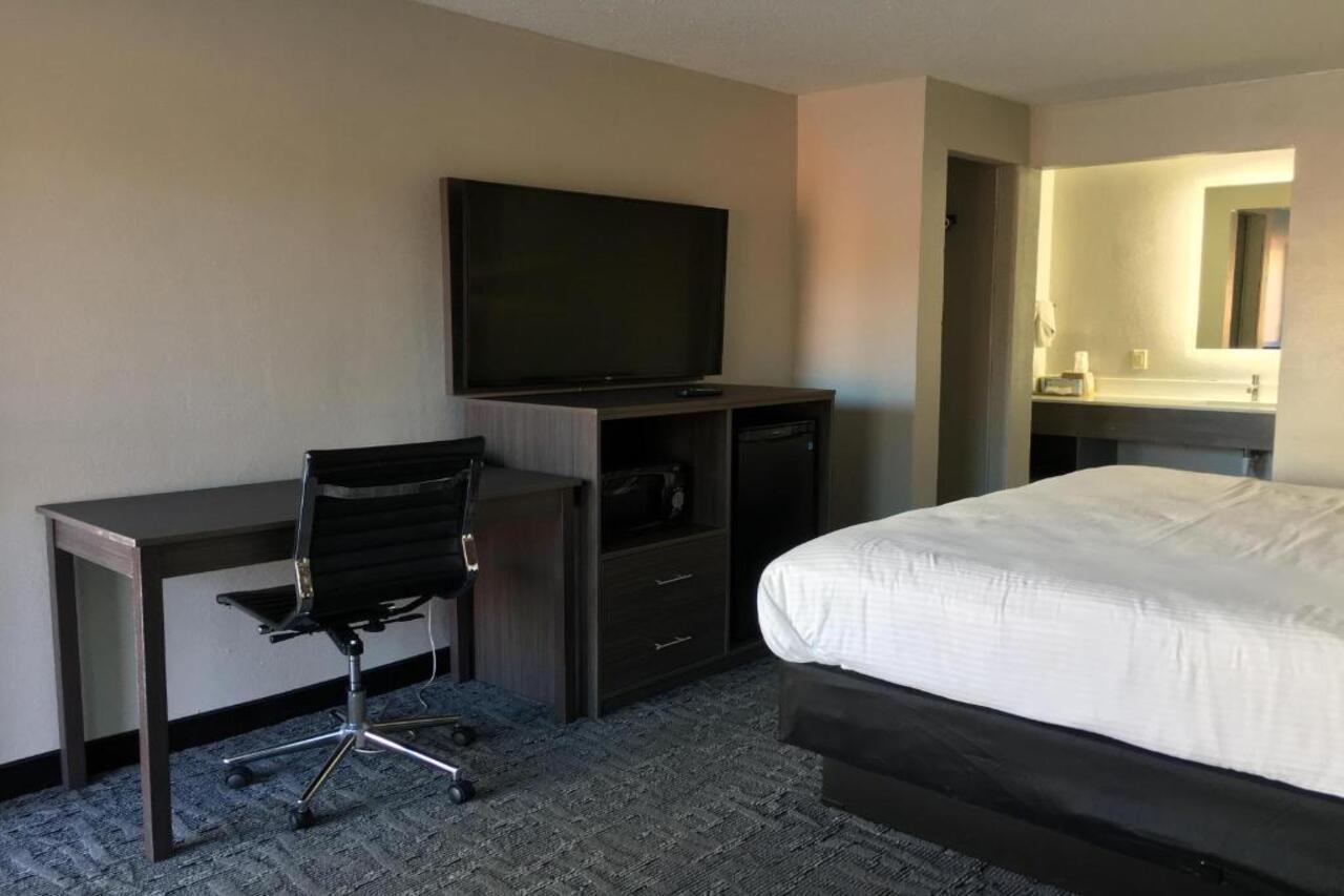 Days Inn & Suites By Wyndham Charleston Airport West Βόρειο Τσάρλεστον Εξωτερικό φωτογραφία