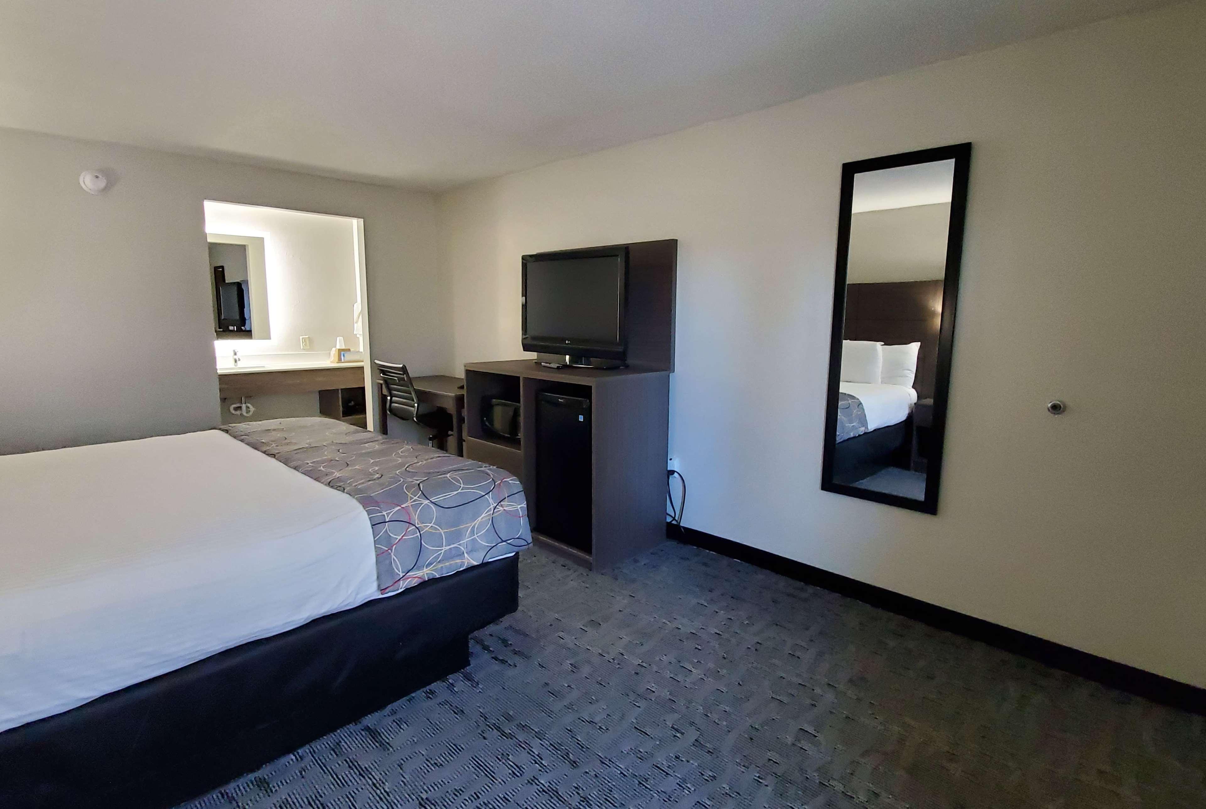Days Inn & Suites By Wyndham Charleston Airport West Βόρειο Τσάρλεστον Εξωτερικό φωτογραφία