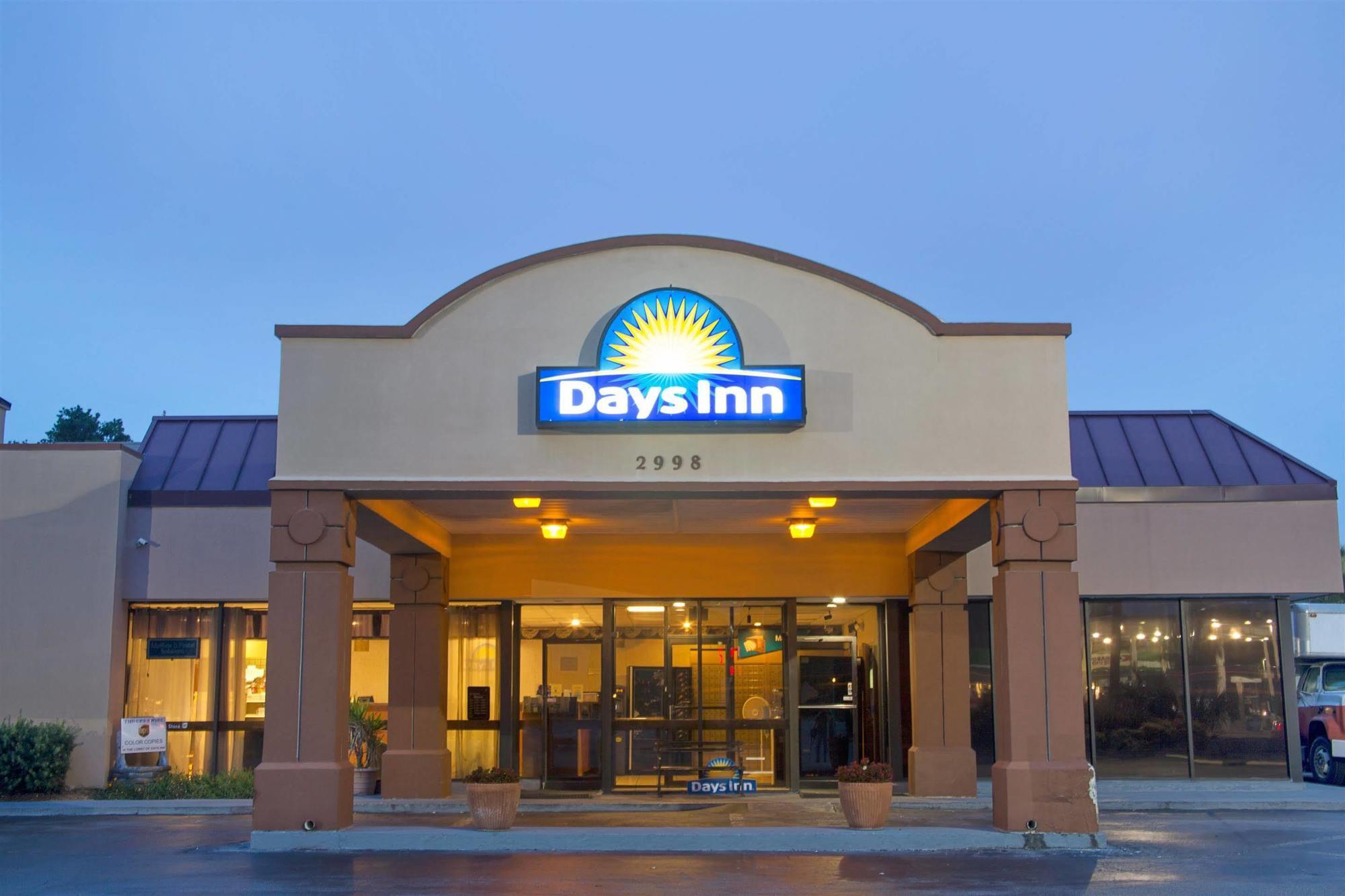 Days Inn & Suites By Wyndham Charleston Airport West Βόρειο Τσάρλεστον Εξωτερικό φωτογραφία