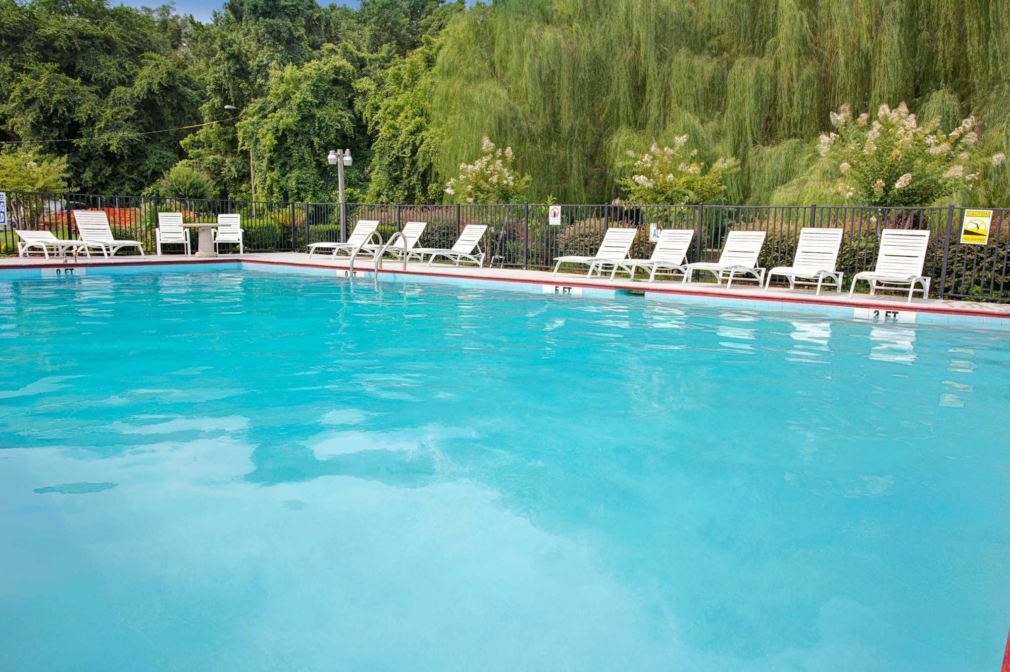 Days Inn & Suites By Wyndham Charleston Airport West Βόρειο Τσάρλεστον Εξωτερικό φωτογραφία